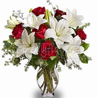 Bouquet di Rose Rosse e Lilium Bianchi